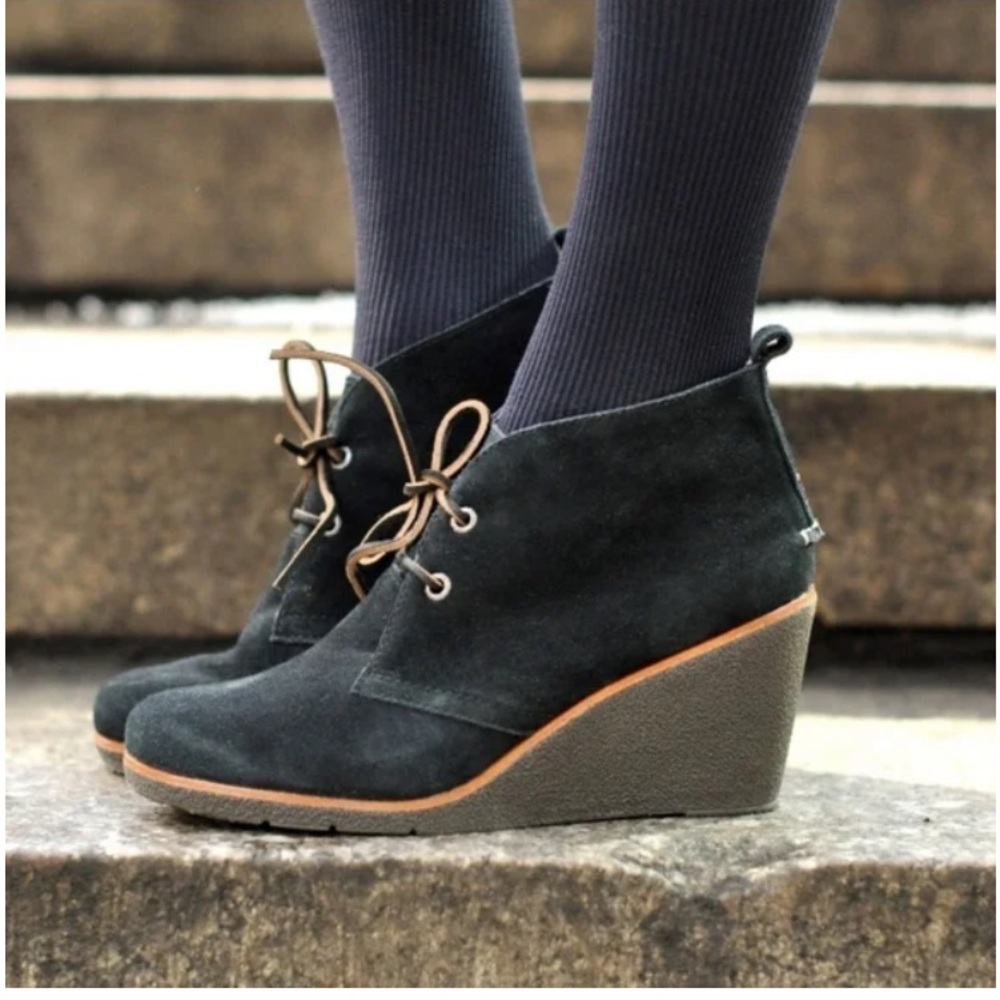 SPERRY | Women’s Black Suede Harlow Lace-Up Round Toe Wedge Bootie Boot size 9.5